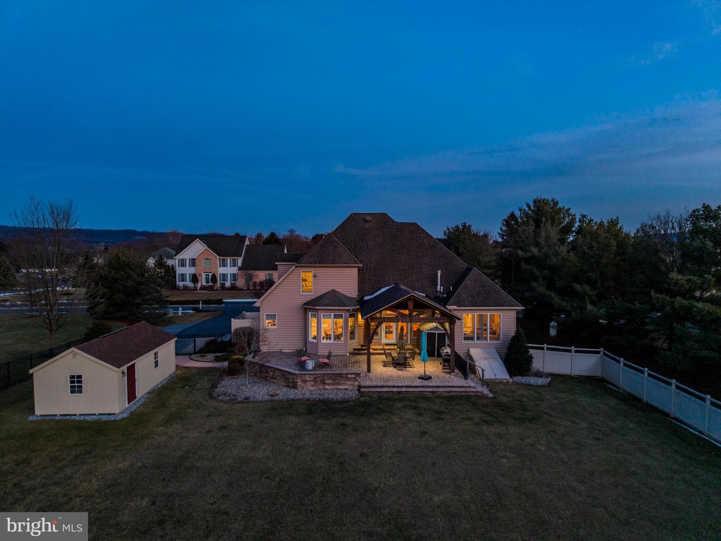 4010 Glenfinnan Place photo 42