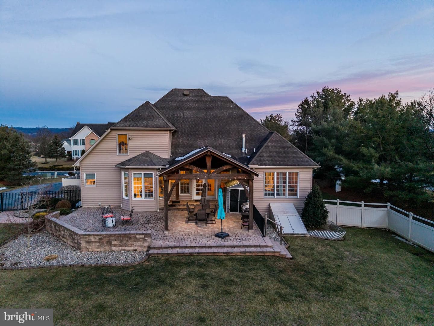 4010 Glenfinnan Place photo 43