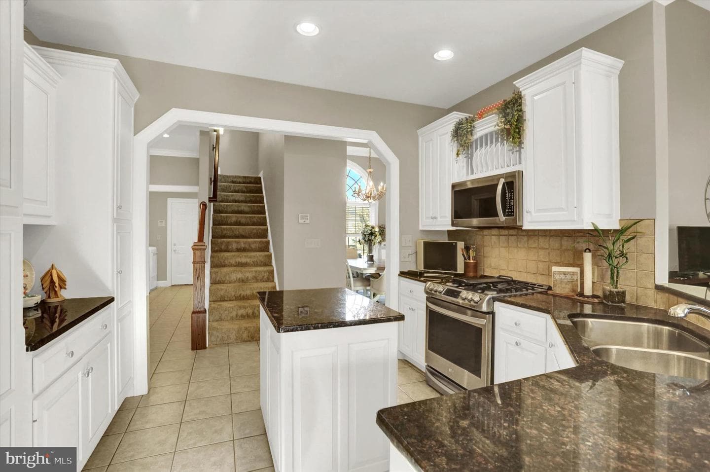 935 Grandon Way photo 14