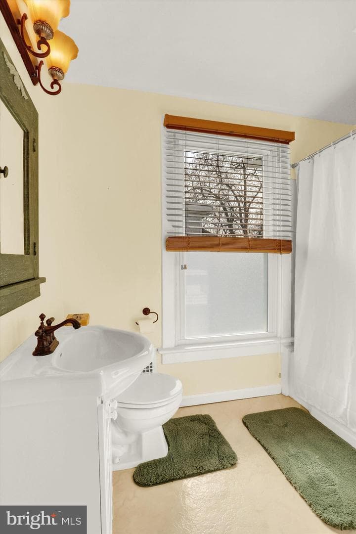 1544 Bridge Street photo 24