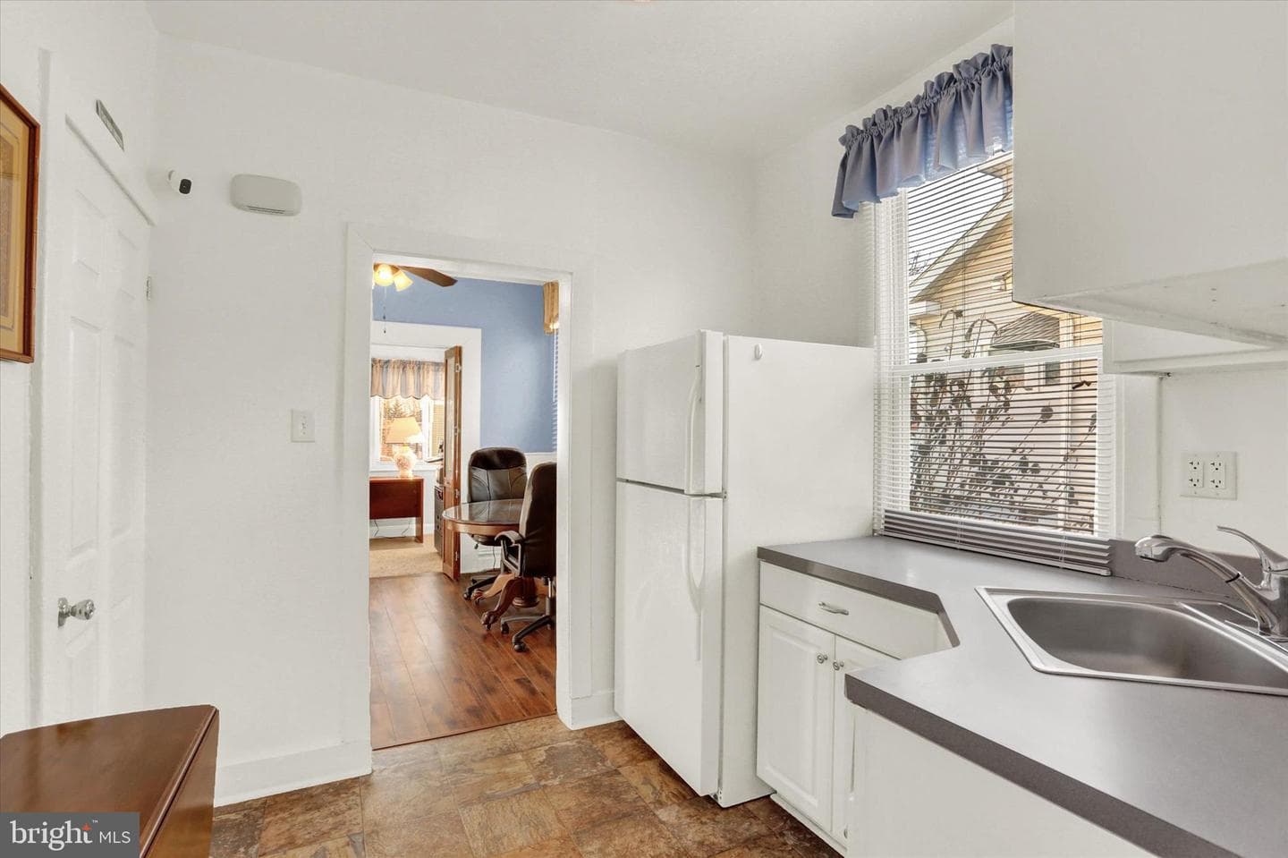 1544 Bridge Street photo 7