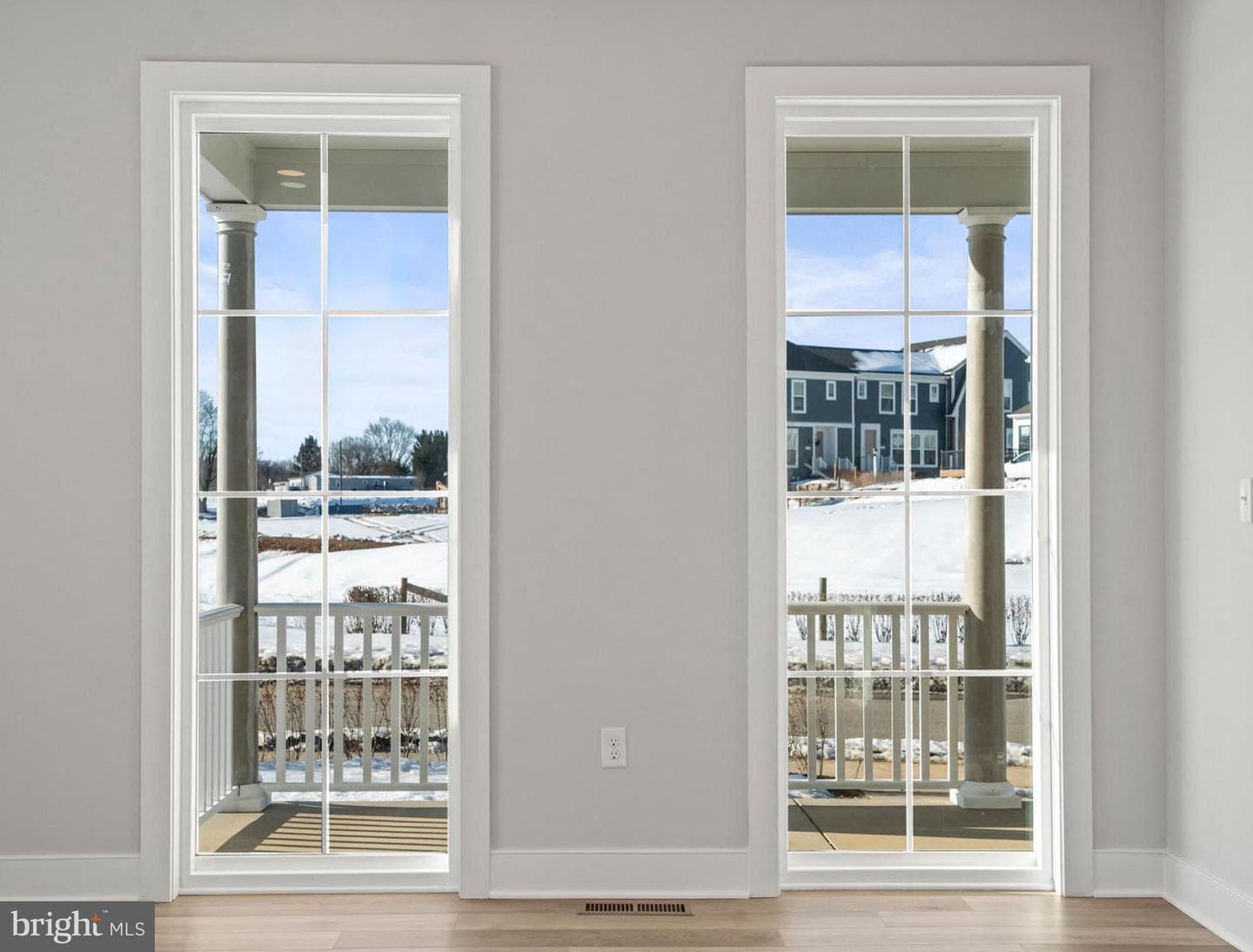 1 Charolais Street photo 8