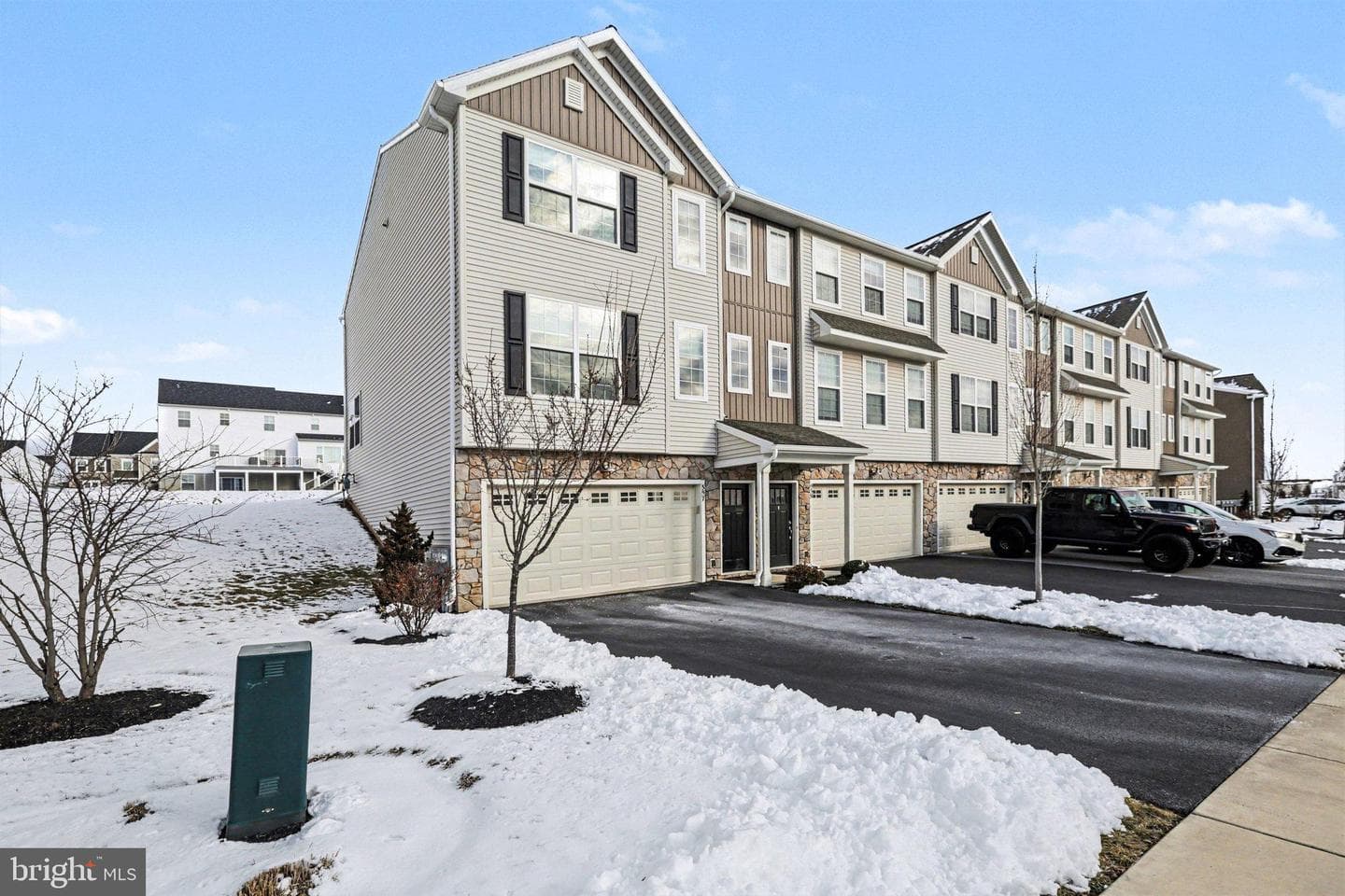 557 Brook Shire Court photo 2