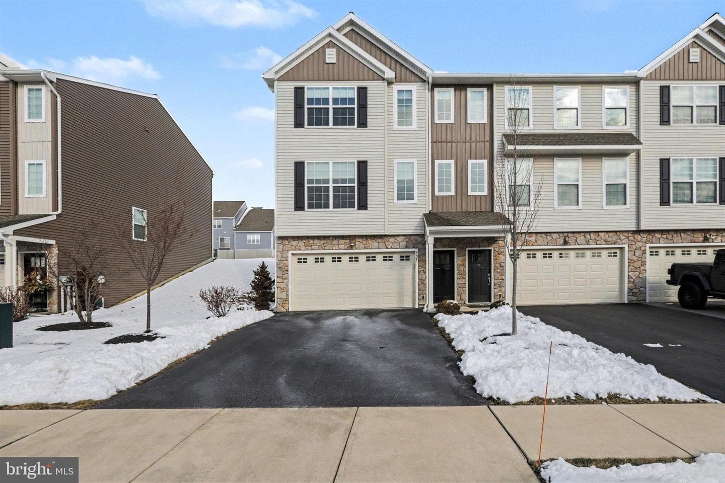 557 Brook Shire Court photo 3