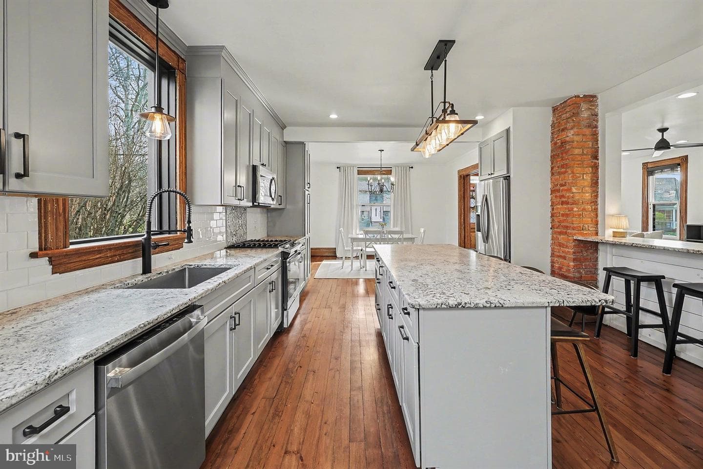 124 S Locust Street photo 10