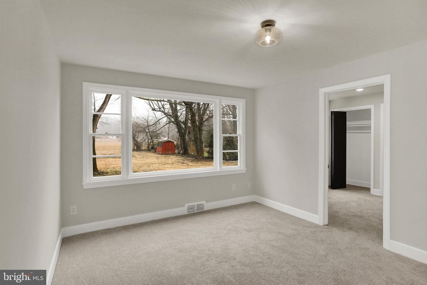 311 Pine Road photo 23