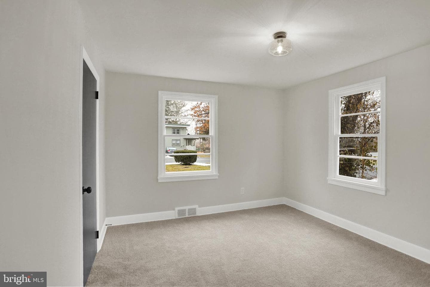 311 Pine Road photo 25