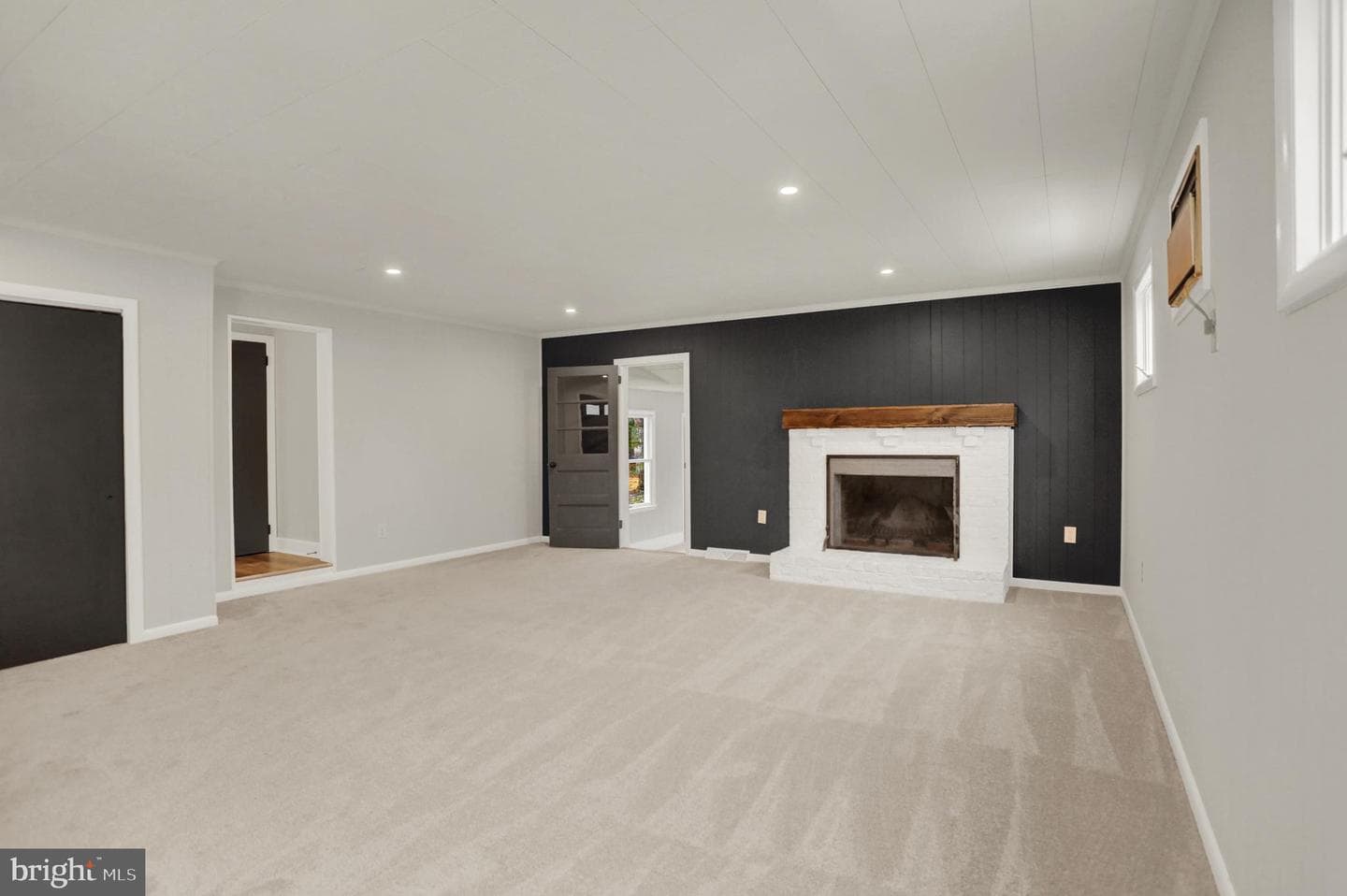 311 Pine Road photo 4