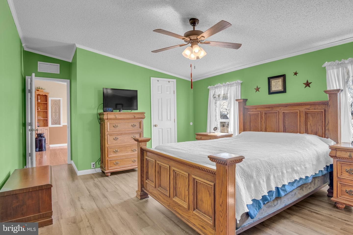 21 Butler Lane photo 15
