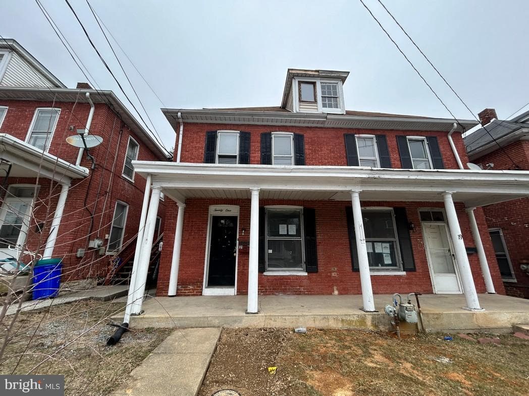 21 N Queen Street