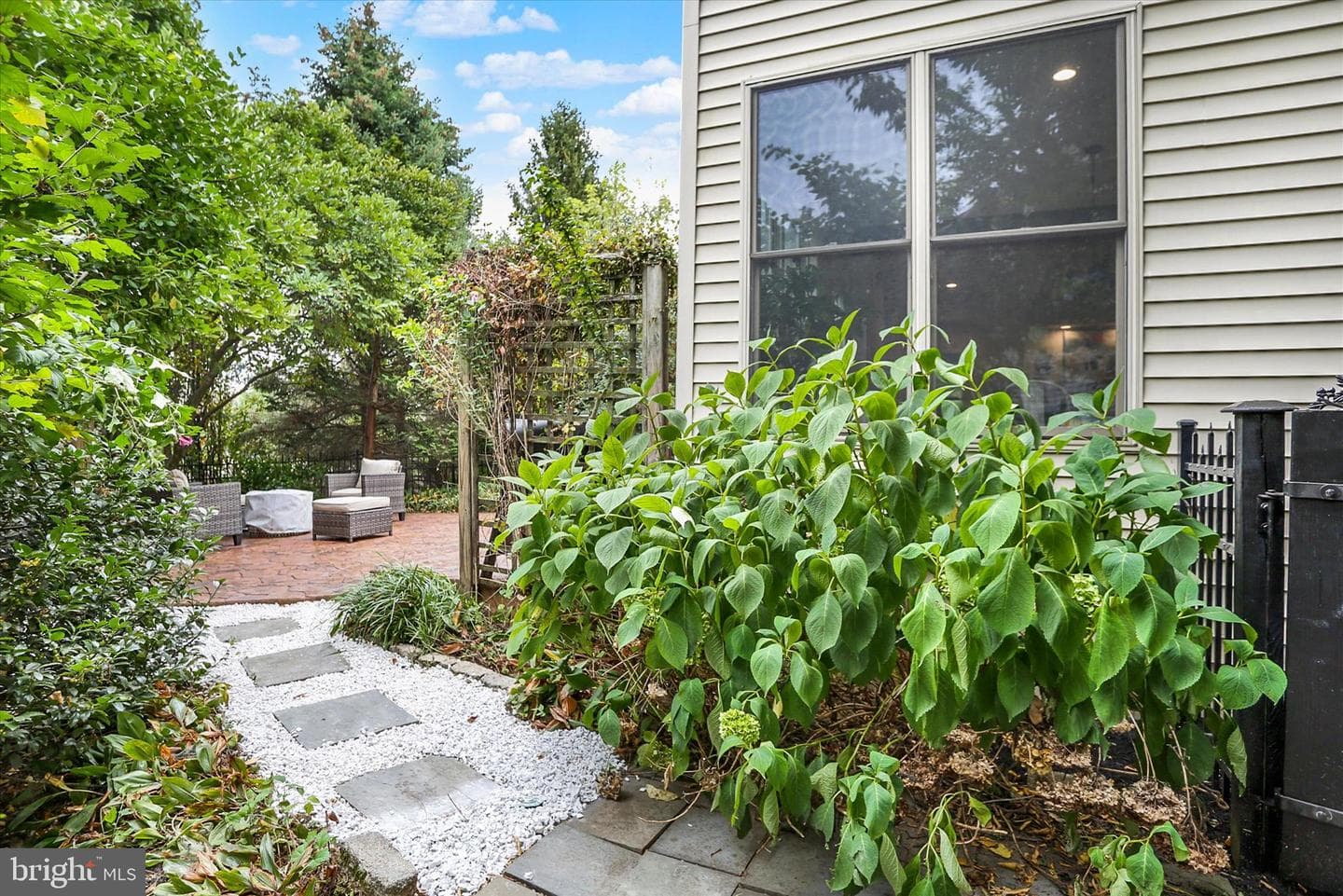 1140 Windsor Road photo 78