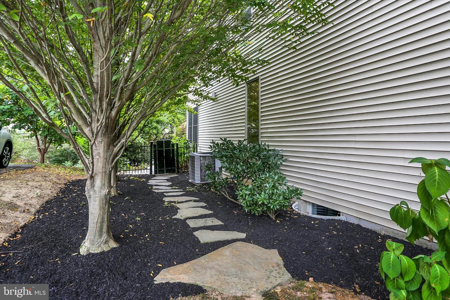 1140 Windsor Road photo 80