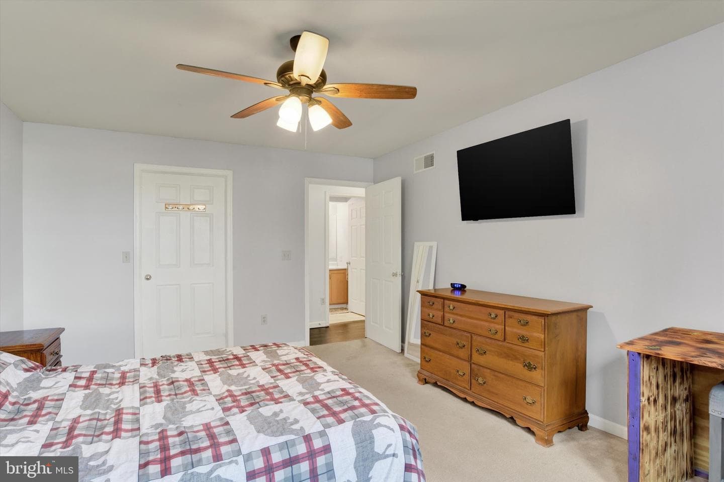 24 Warwick Circle photo 16