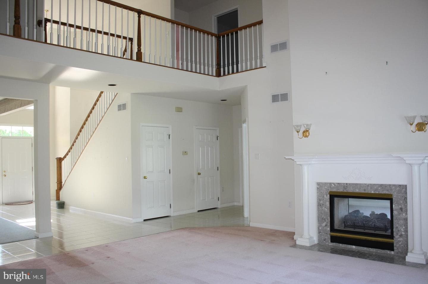 70 Derbyshire Dr photo 4
