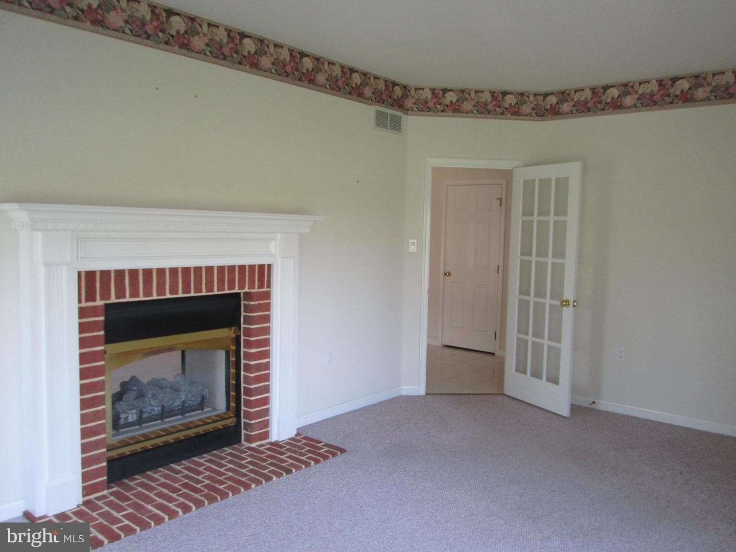 70 Derbyshire Dr photo 6