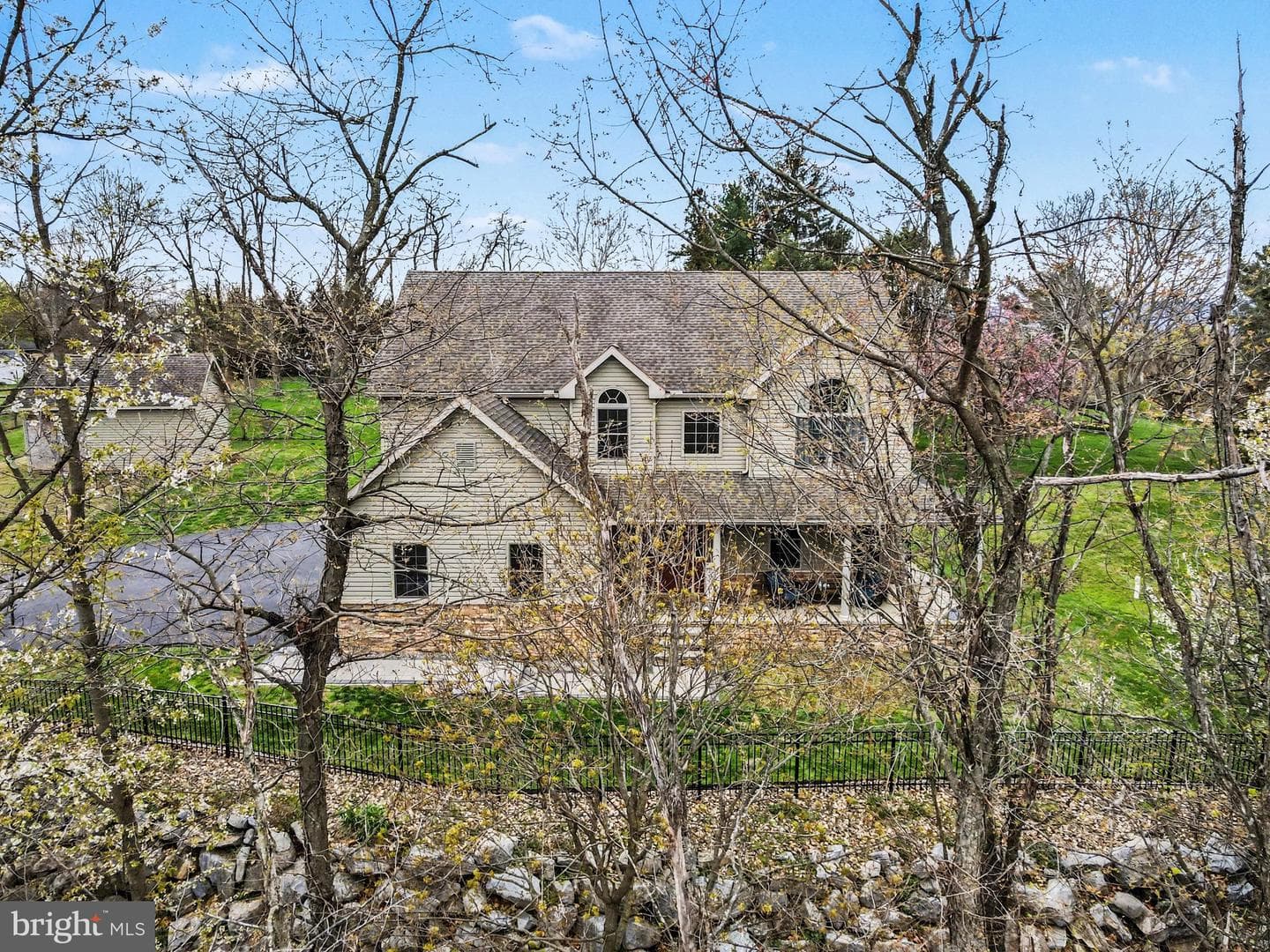 140 Ridge Hill Road photo 3