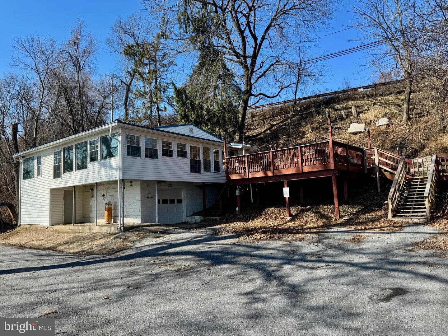 938 River Road photo 3