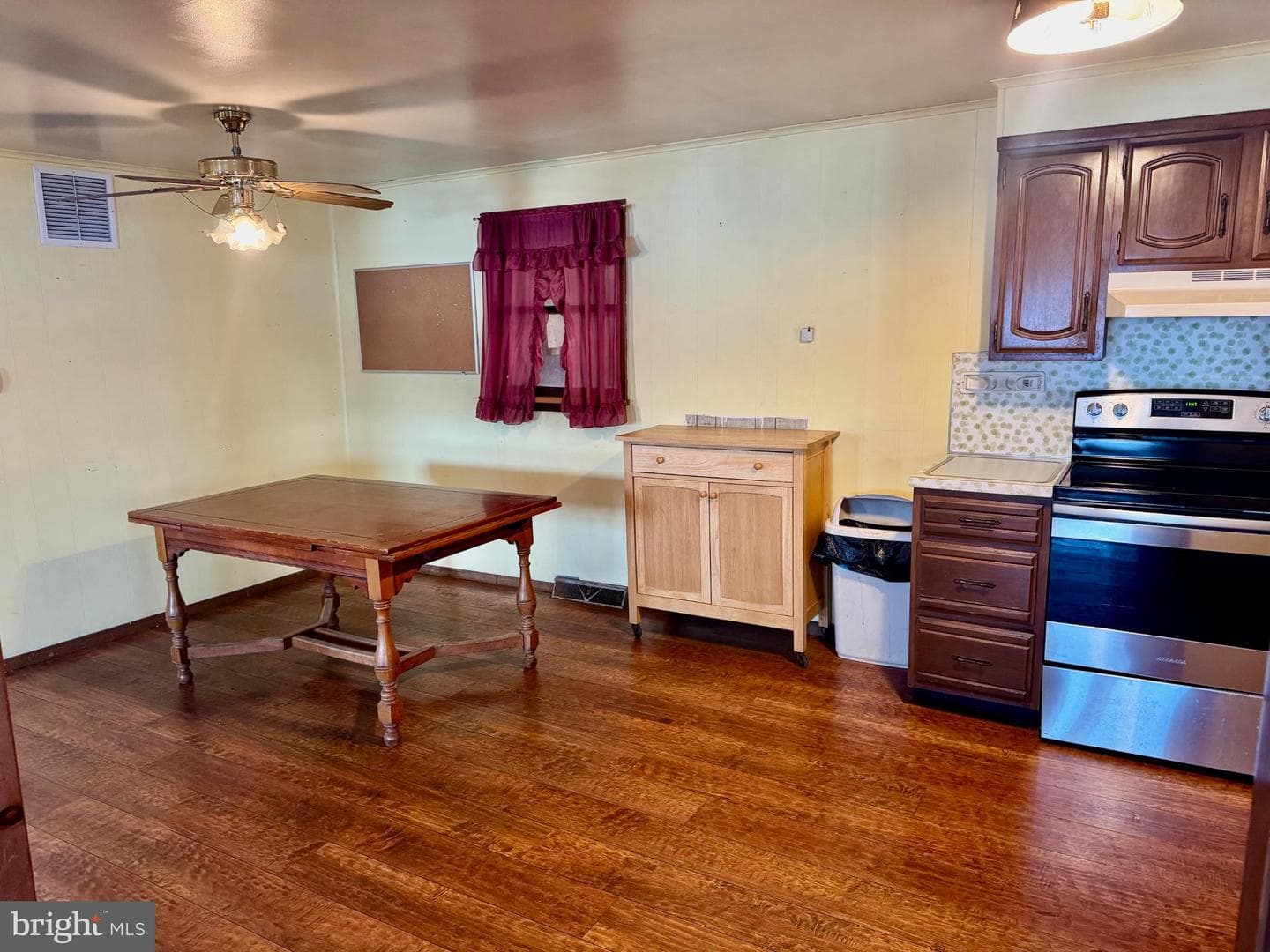 938 River Road photo 7