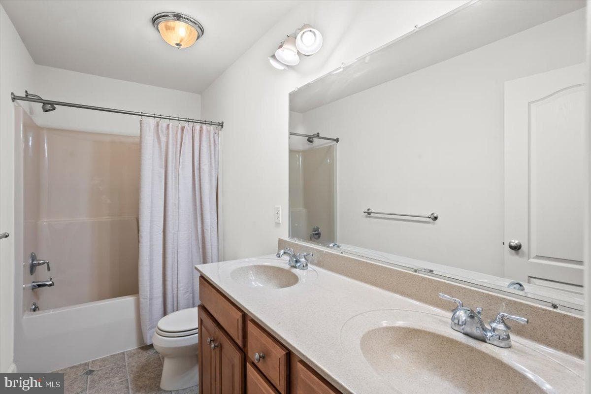 10 Lenox Court photo 21