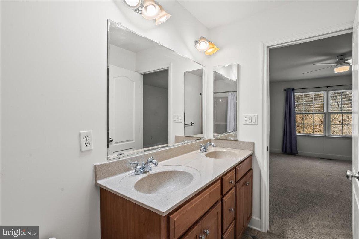 10 Lenox Court photo 22
