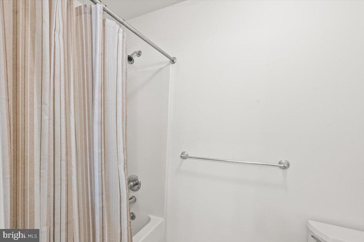 10 Lenox Court photo 25