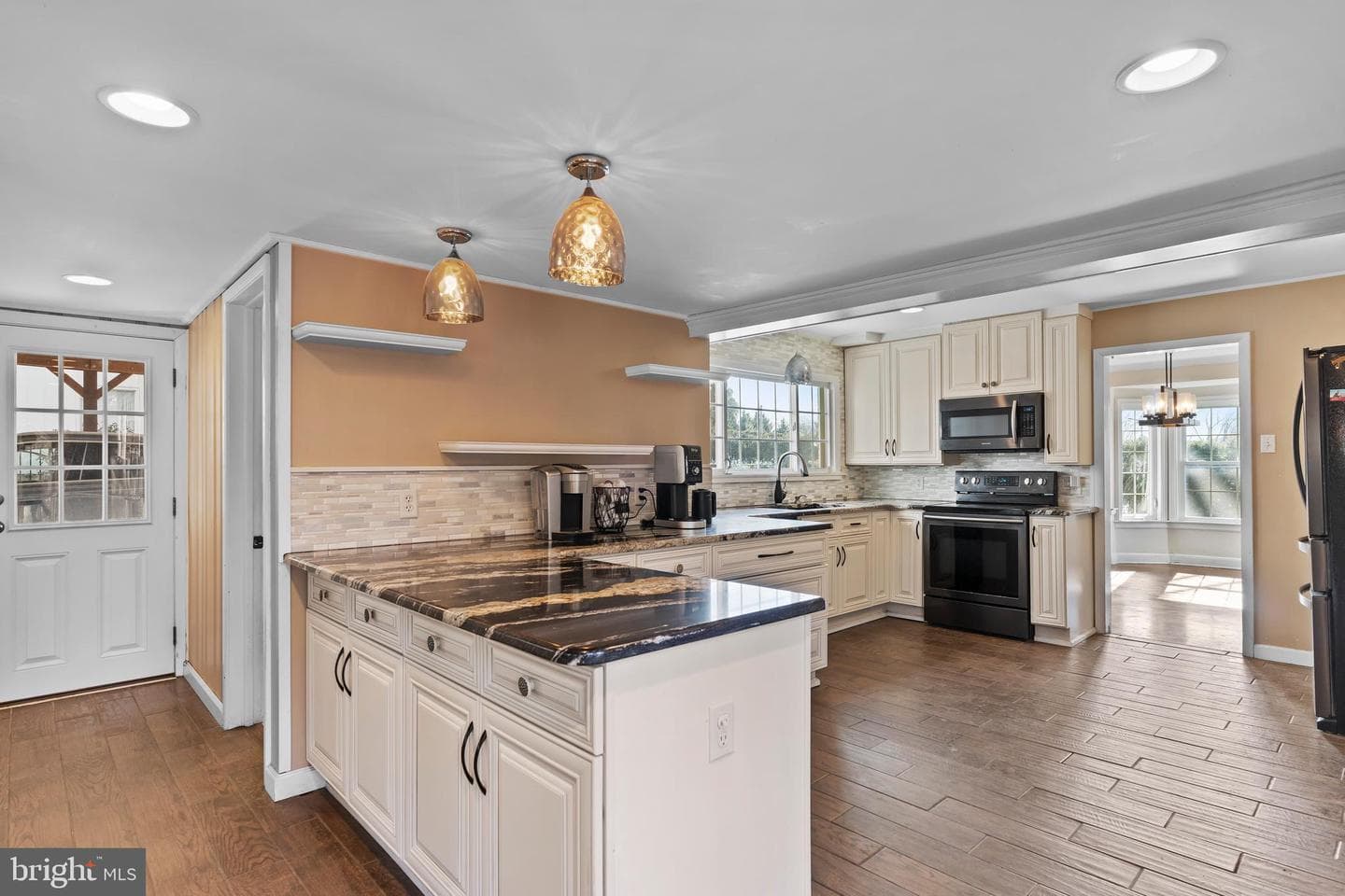 425 Country Club Road photo 14