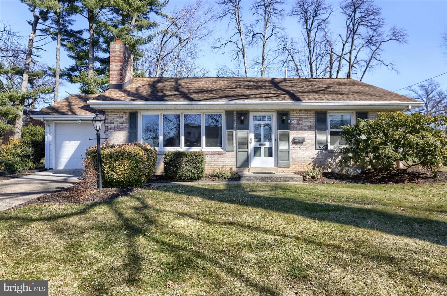 5 Round Hill Road photo 2