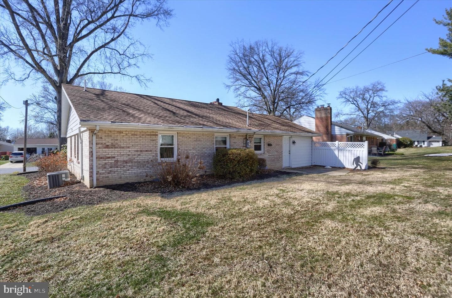 5 Round Hill Road photo 43