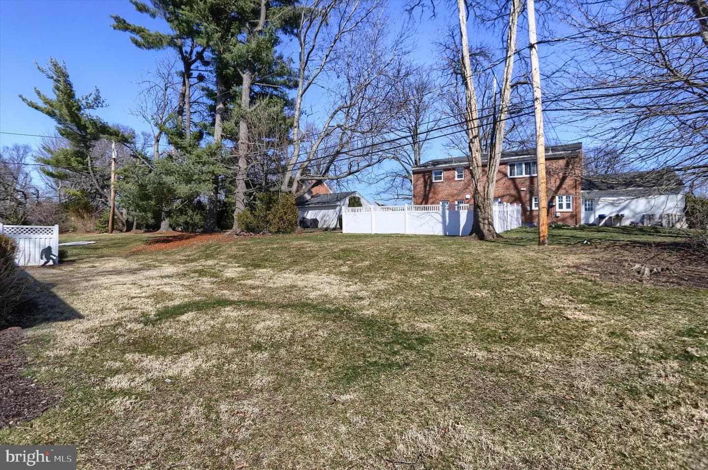 5 Round Hill Road photo 45