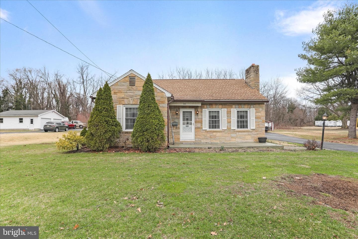 301 Roxbury Road photo 4