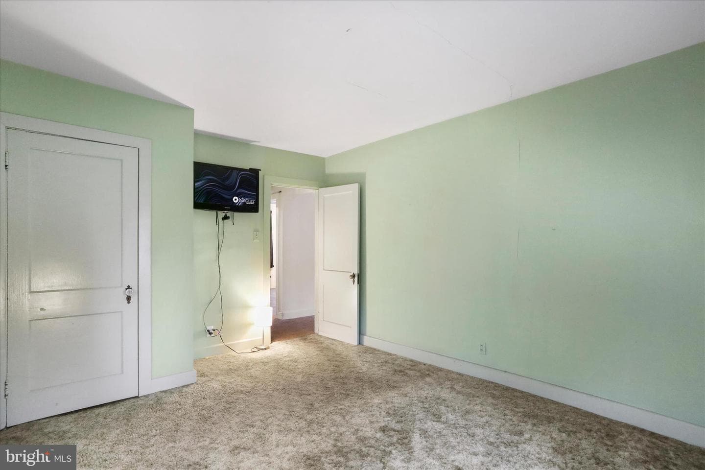 301 Roxbury Road photo 9