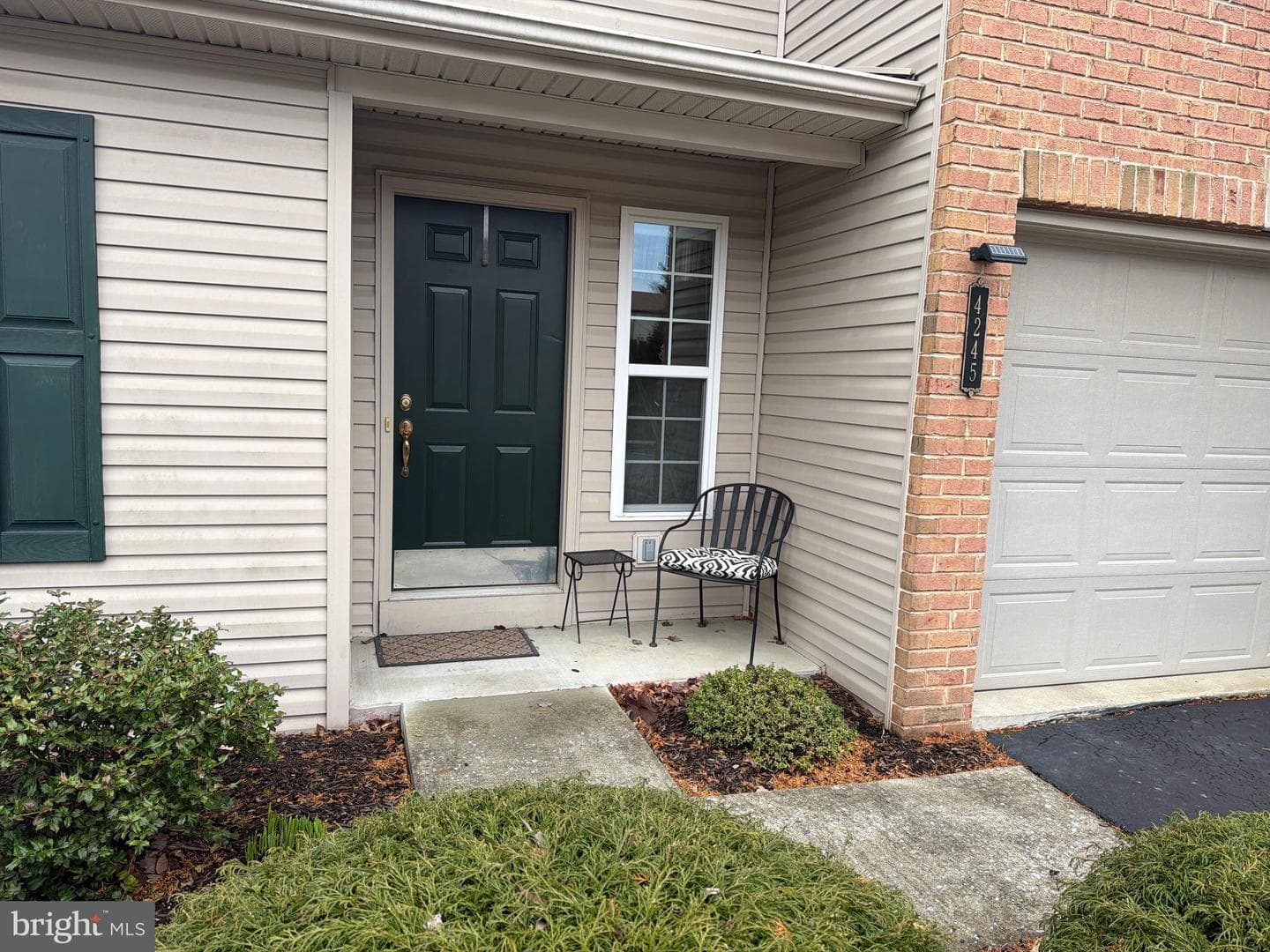 4245 Roth Farm Village Circle photo 3