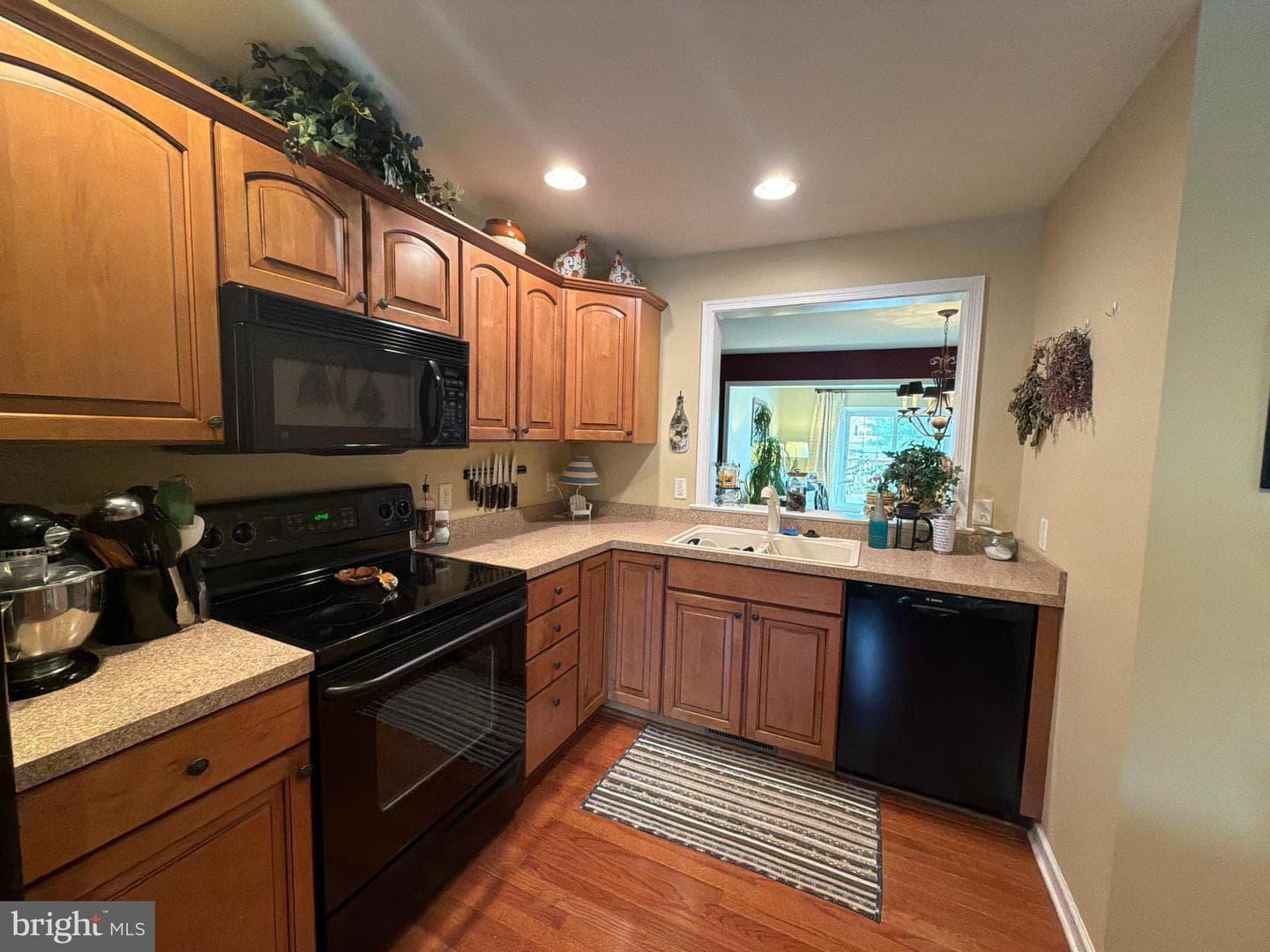 4245 Roth Farm Village Circle photo 8