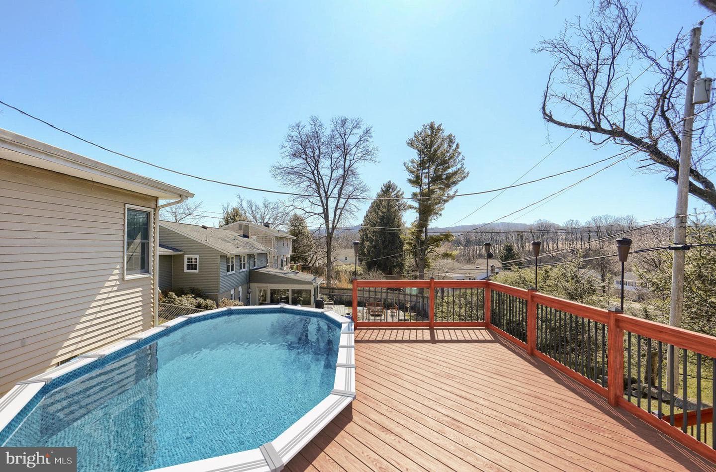 232 Winding Way photo 3