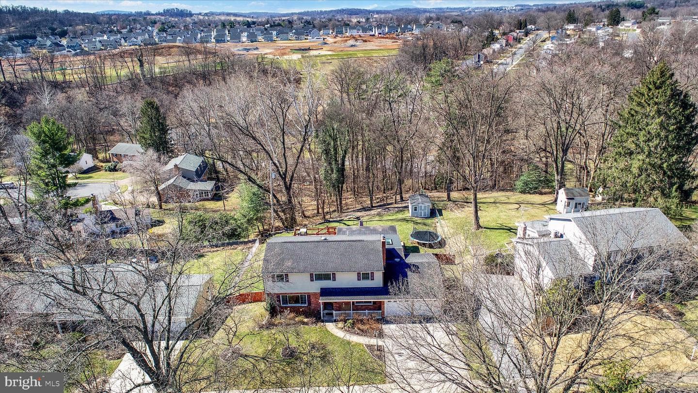 232 Winding Way photo 61