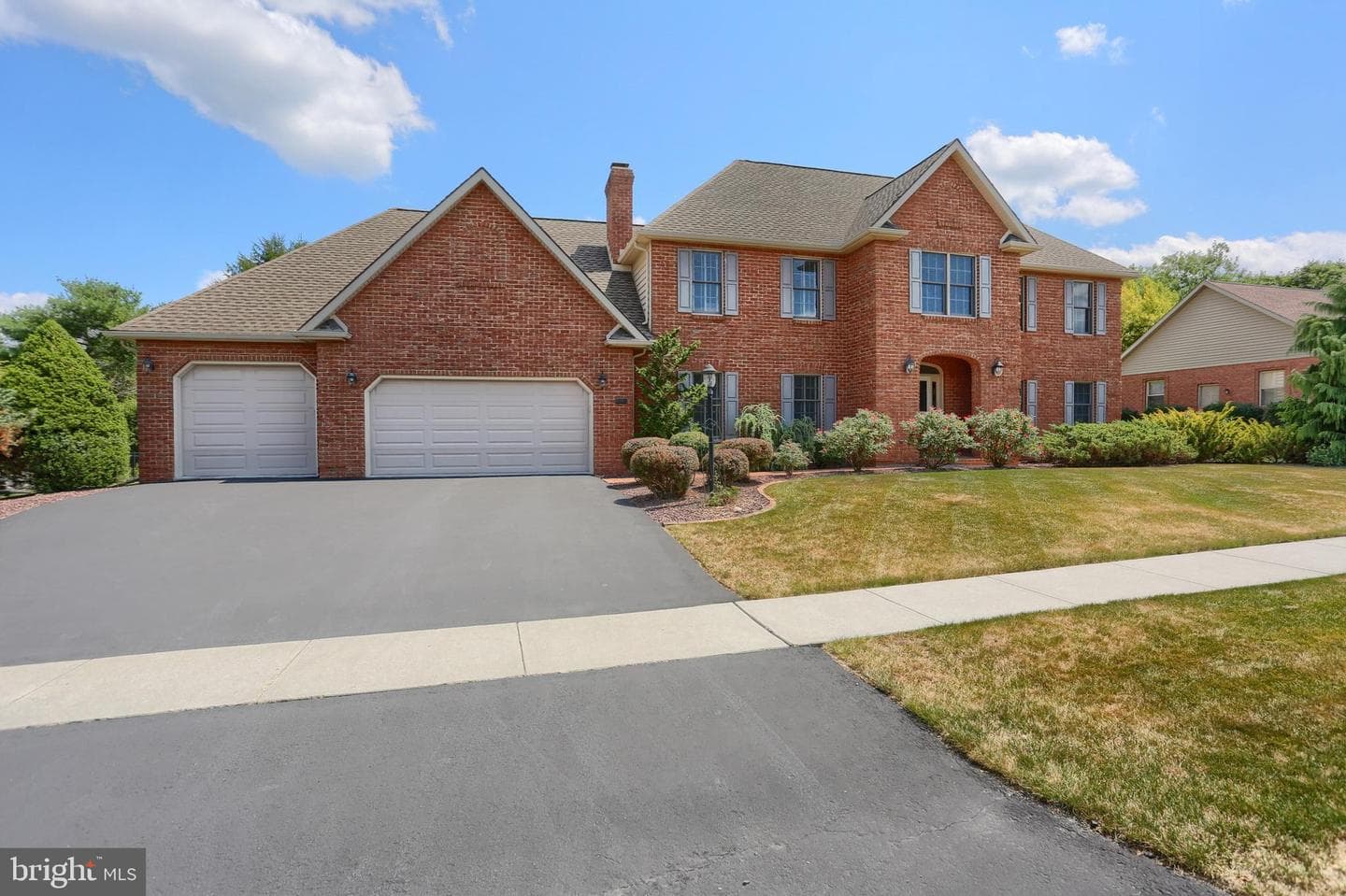 15 Derbyshire Drive photo 2