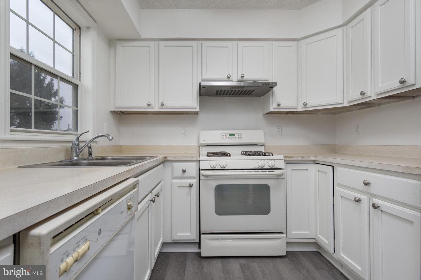 40 Johns Drive photo 15