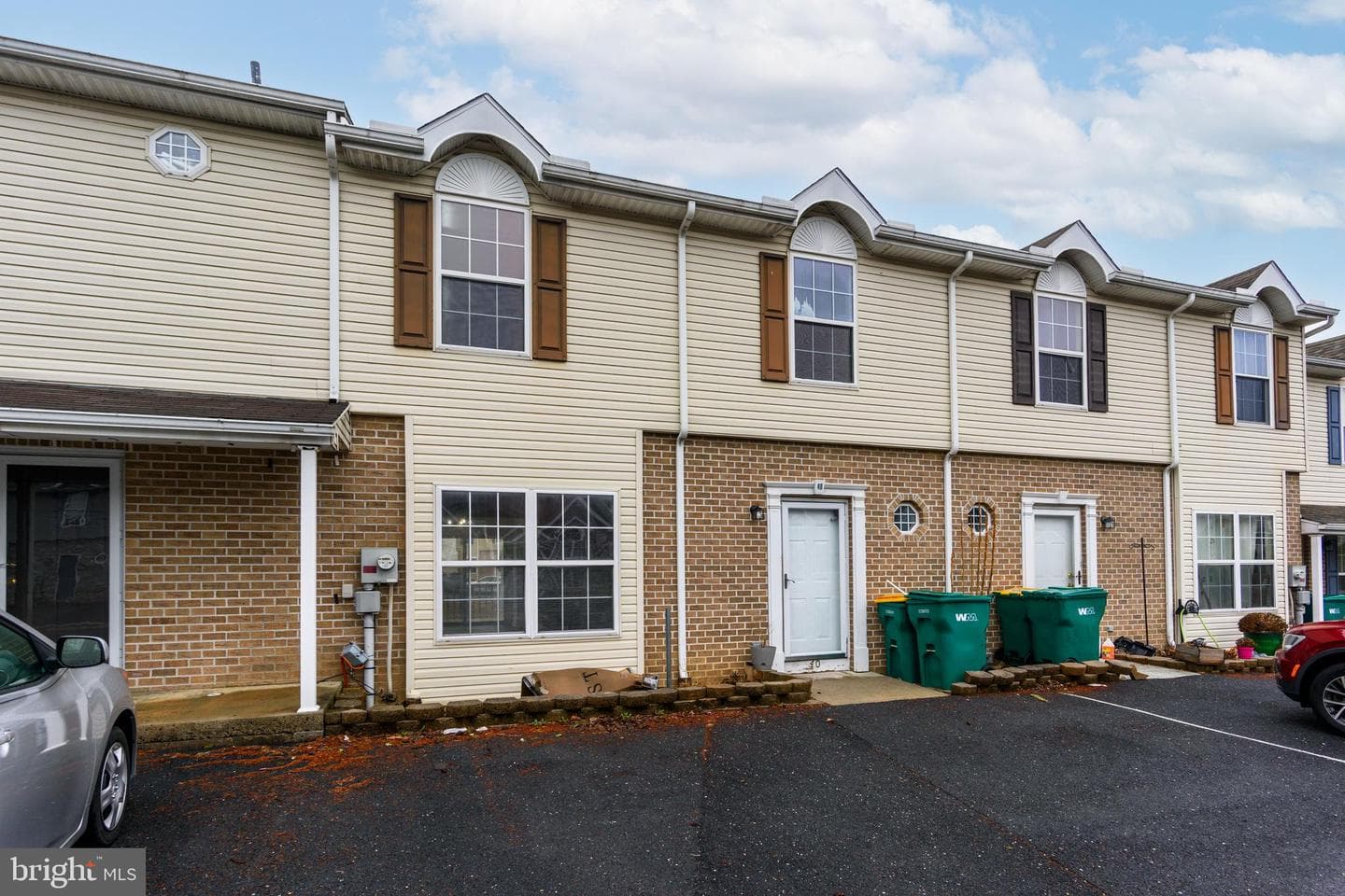 40 Johns Drive photo 2