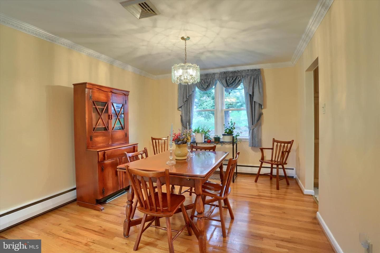 409 Blacklatch Lane photo 8