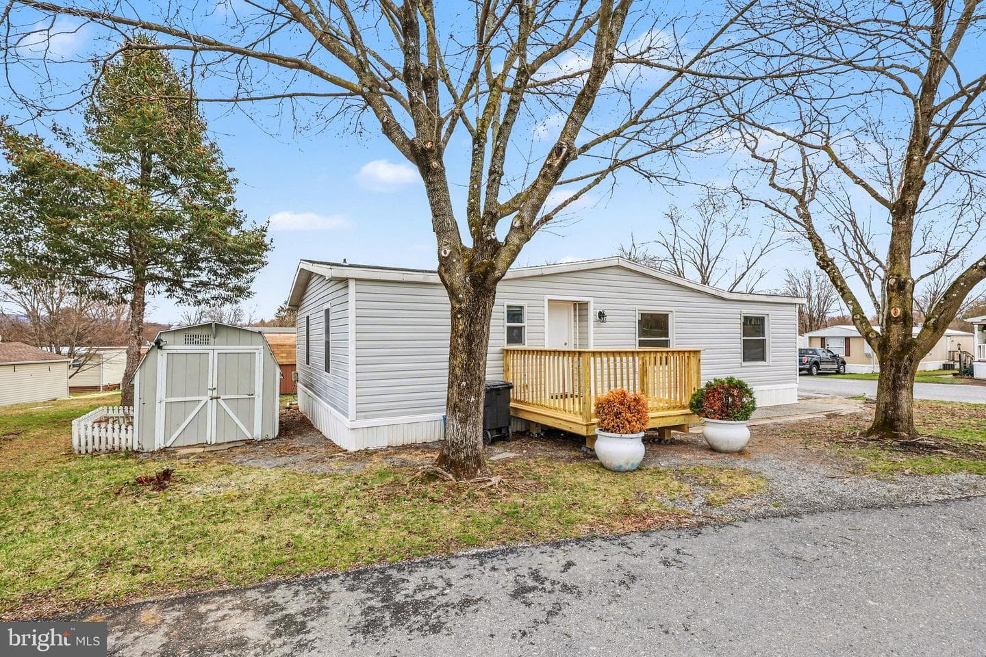31 Cypress Lane photo 3