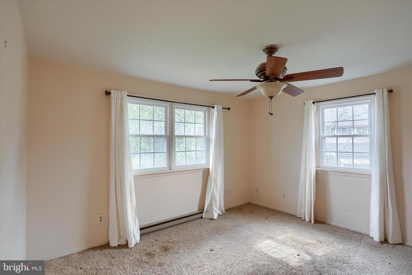 904 Thornwood Lane photo 23