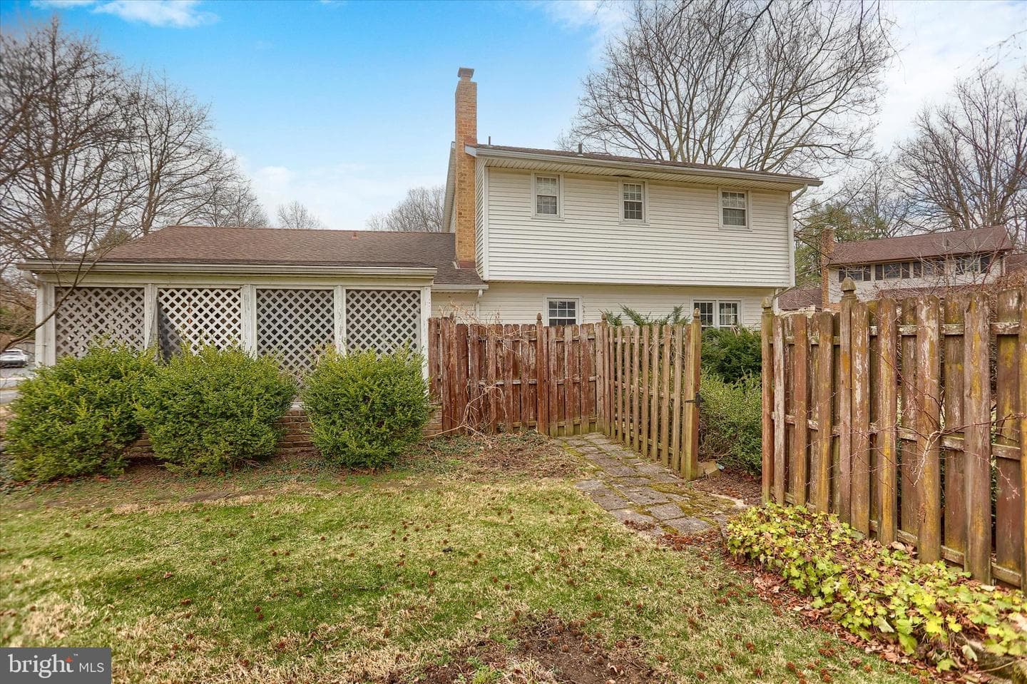 904 Thornwood Lane photo 35