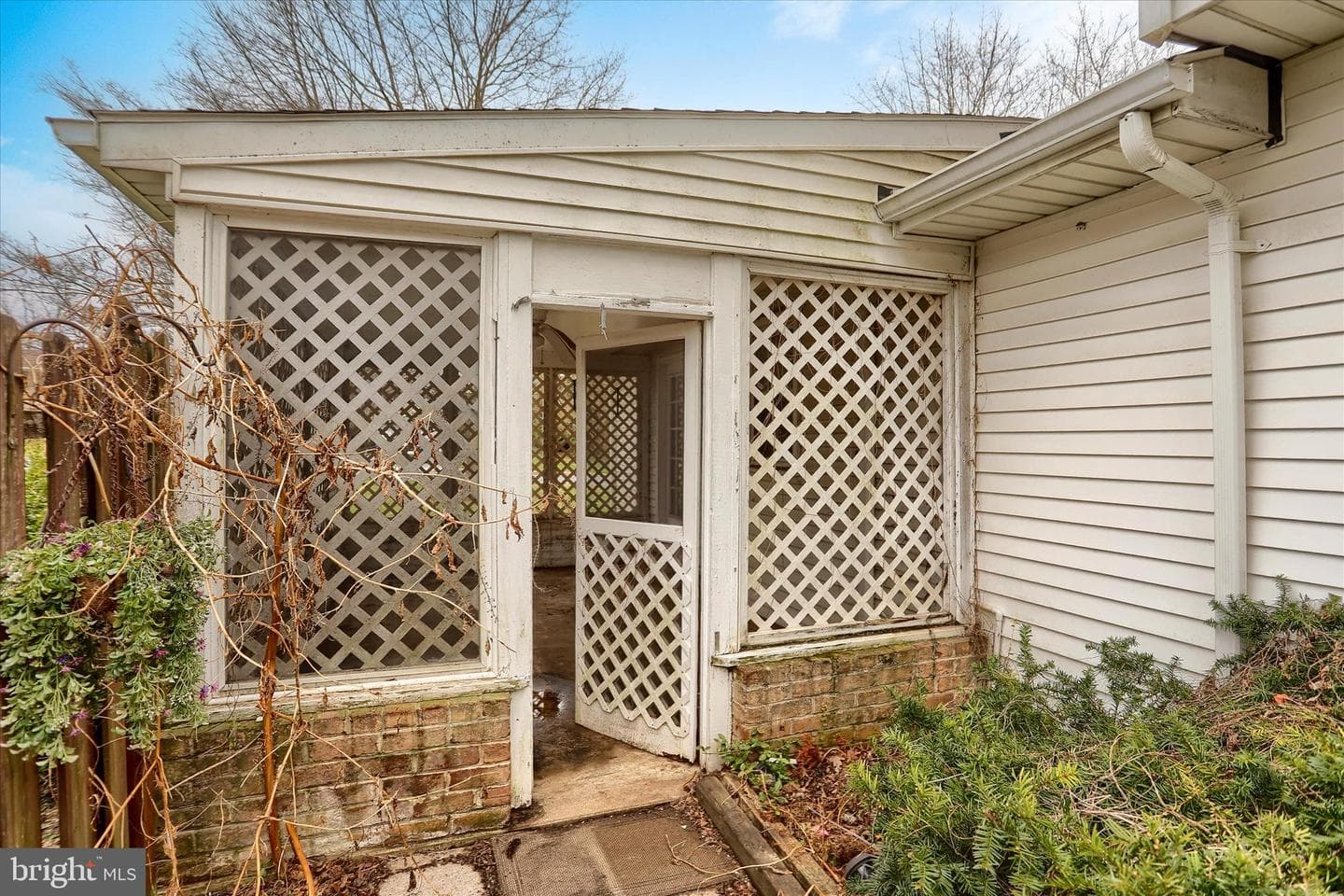 904 Thornwood Lane photo 40