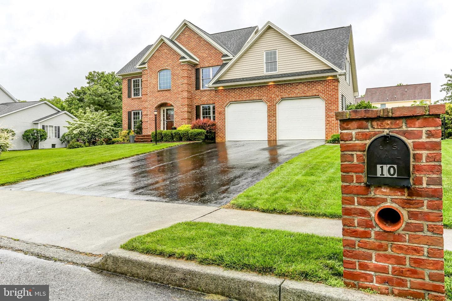 10 Silver Maple Drive photo 1
