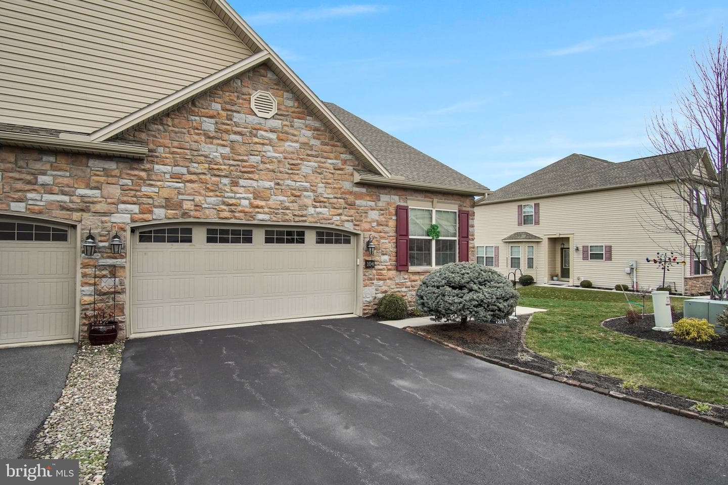 104 Crest View photo 37