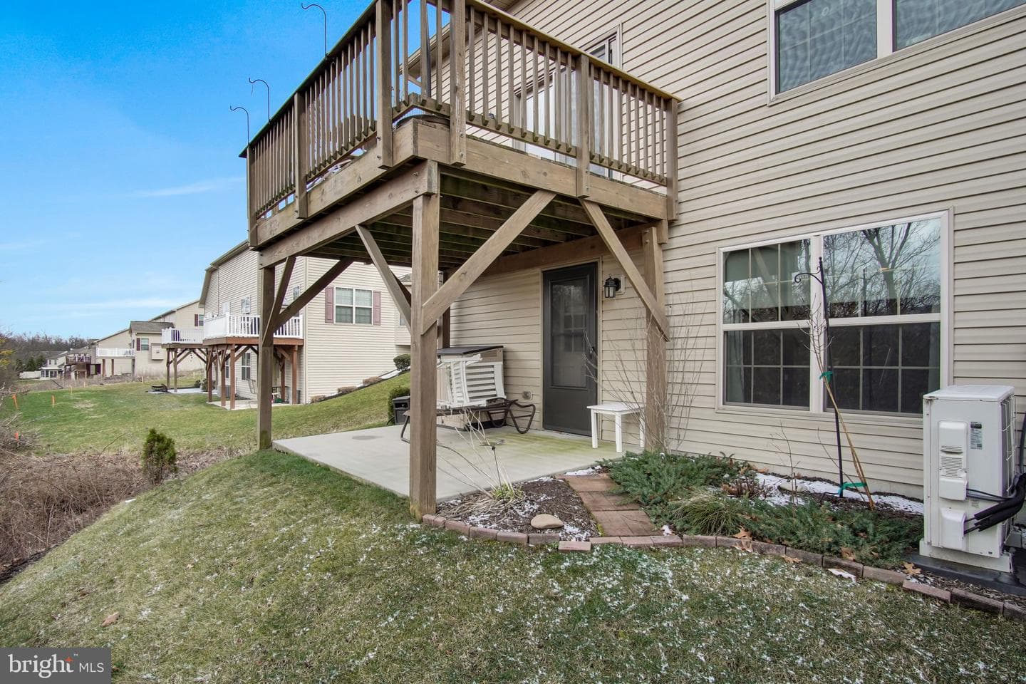 104 Crest View photo 39
