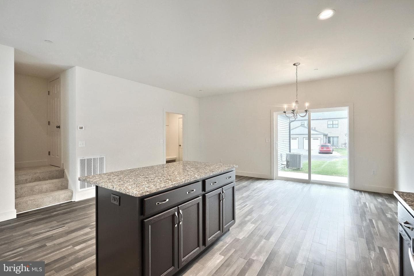 105 Madison Drive photo 11