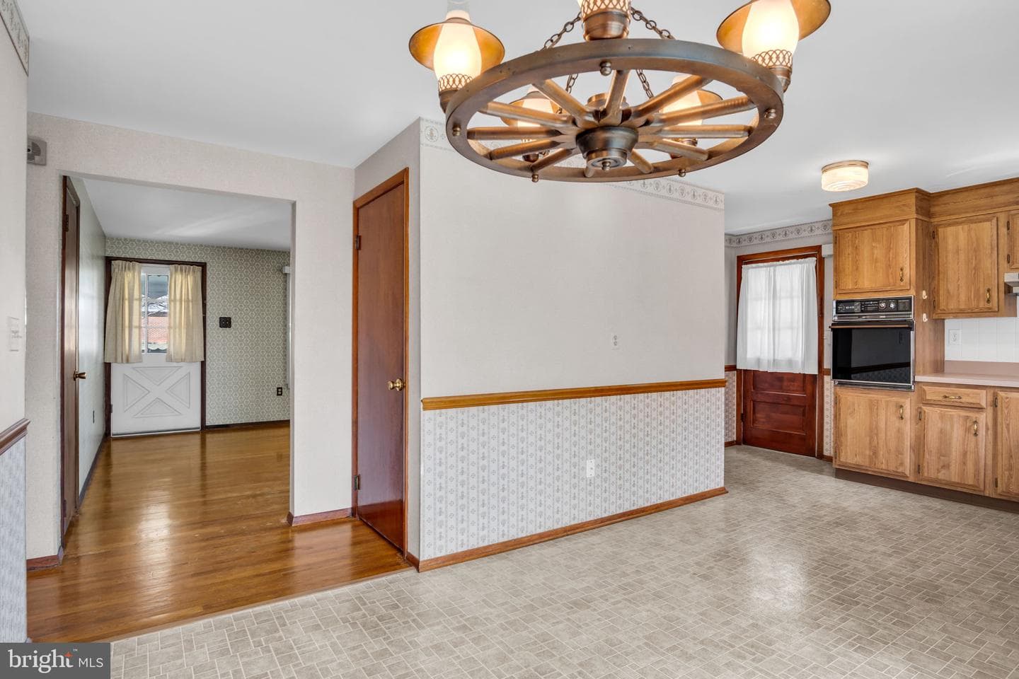 3915 Sullivan Street photo 10