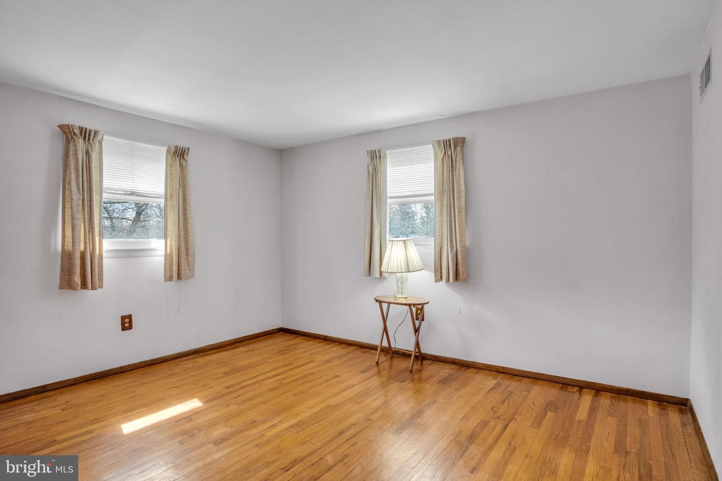 3915 Sullivan Street photo 12