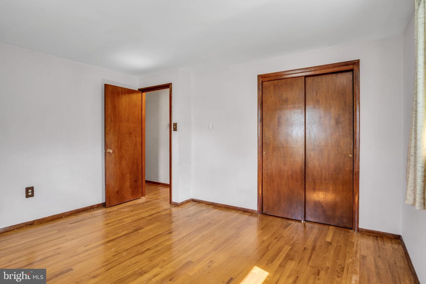 3915 Sullivan Street photo 13